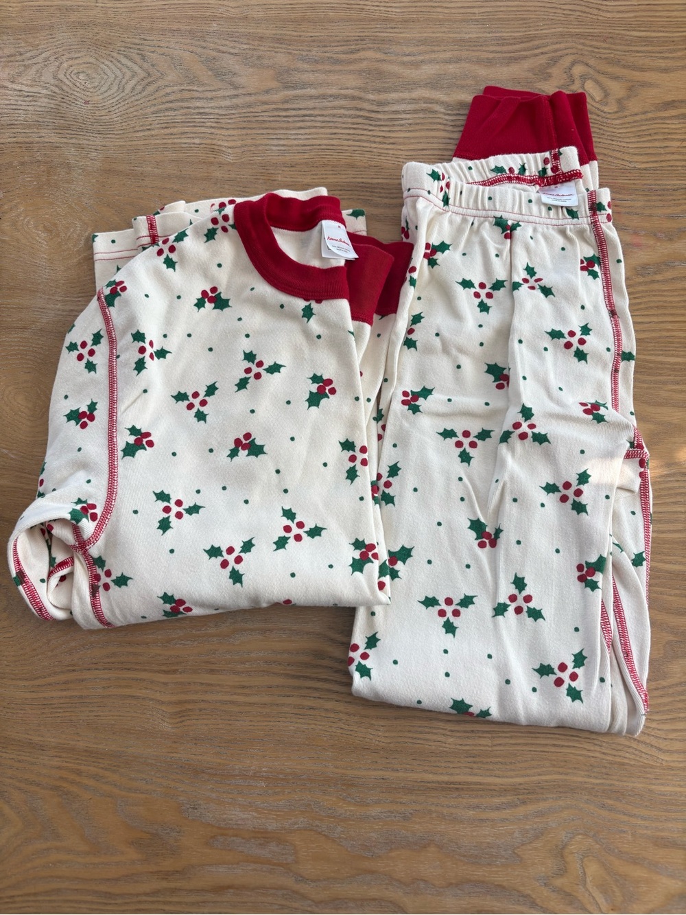 Hanna Andersson 100% Organic Cotton Pajama Set Holiday Holly Berries Adult M